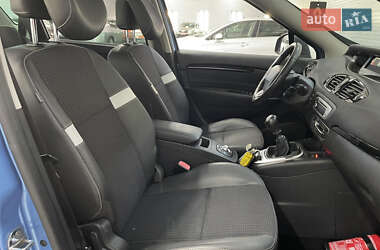 Минивэн Renault Scenic 2013 в 