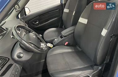 Минивэн Renault Scenic 2013 в 