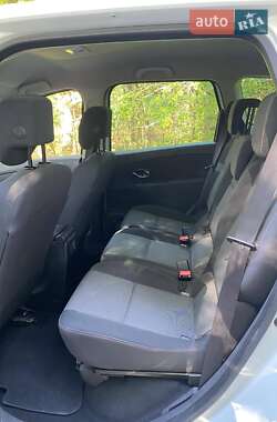 Минивэн Renault Scenic 2014 в 