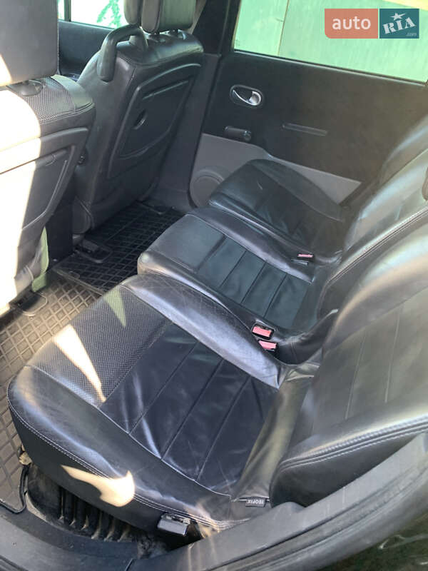 Минивэн Renault Scenic 2006 в Городке