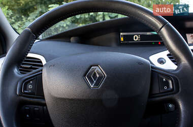 Минивэн Renault Scenic 2010 в 
