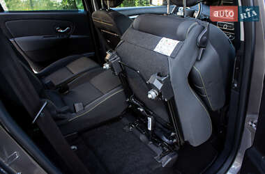 Минивэн Renault Scenic 2010 в 