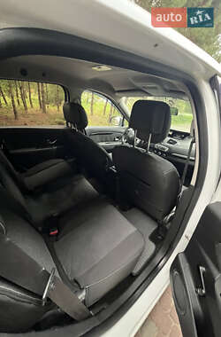 Минивэн Renault Scenic 2013 в 