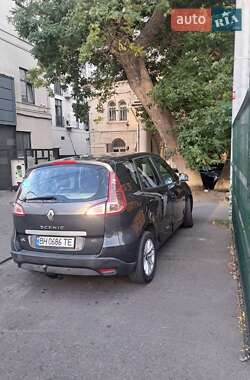 Минивэн Renault Scenic 2010 в 