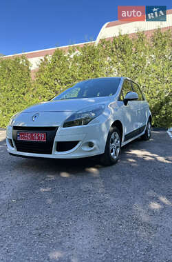 Минивэн Renault Scenic 2009 в 