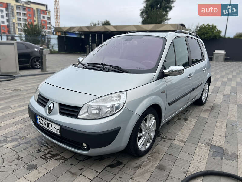 Минивэн Renault Scenic 2004 в 