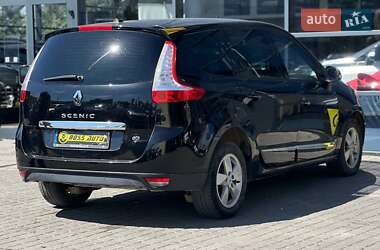 Минивэн Renault Scenic 2012 в 