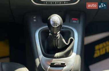 Минивэн Renault Scenic 2012 в 