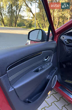 Минивэн Renault Scenic 2011 в 