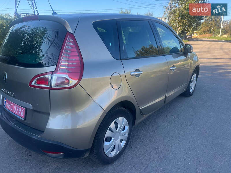 Минивэн Renault Scenic 2011 в Луцке