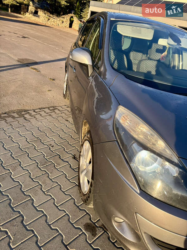 Минивэн Renault Scenic 2011 в Судовой Вишне