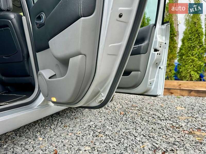 Минивэн Renault Scenic 2005 в Полтаве
