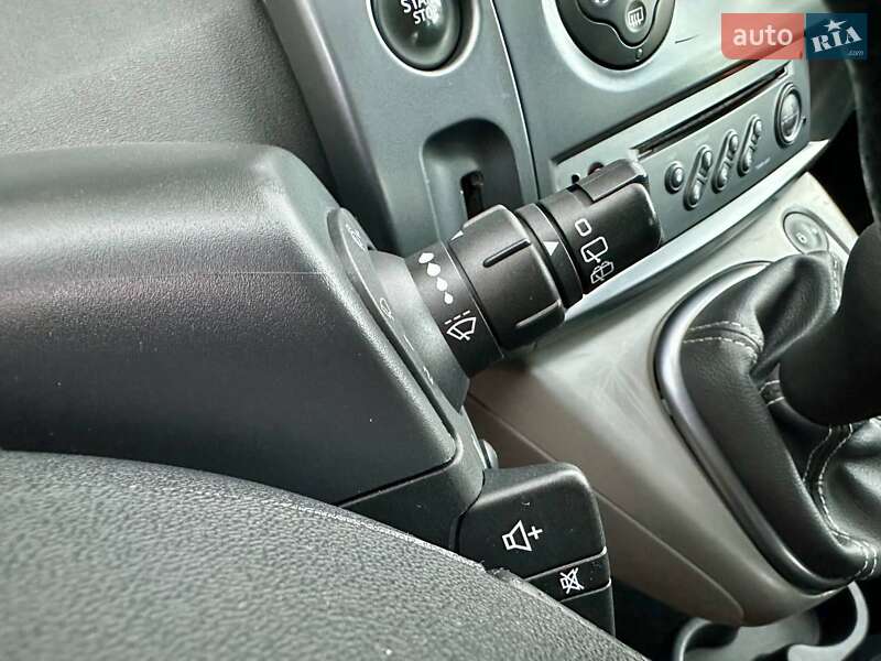 Минивэн Renault Scenic 2005 в Полтаве