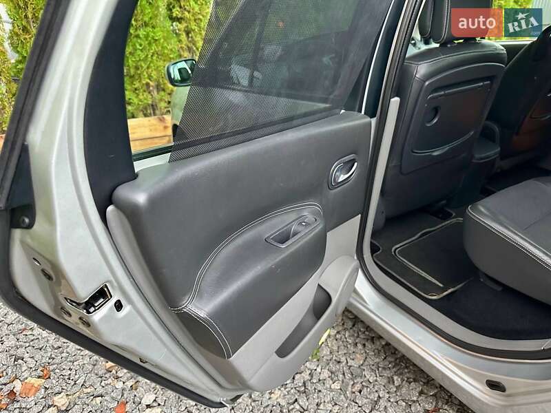 Минивэн Renault Scenic 2005 в Полтаве