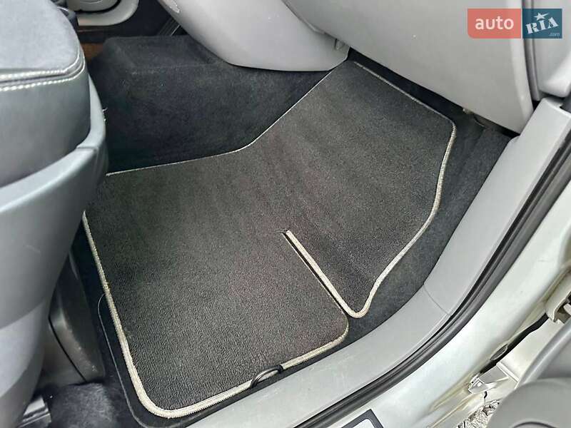 Минивэн Renault Scenic 2005 в Полтаве