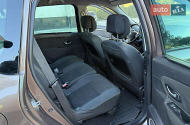 Минивэн Renault Scenic 2010 в 