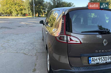 Минивэн Renault Scenic 2010 в 