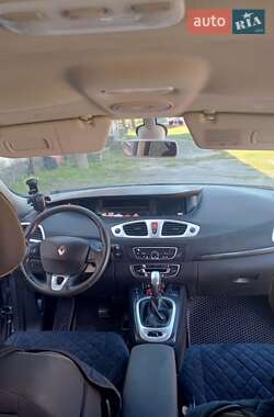 Минивэн Renault Scenic 2009 в 