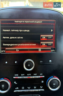 Минивэн Renault Scenic 2016 в 