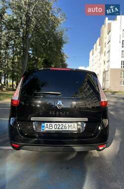Минивэн Renault Scenic 2009 в 