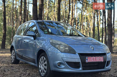 Минивэн Renault Scenic 2010 в 