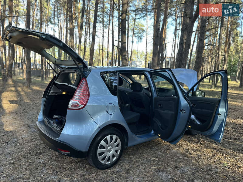 Минивэн Renault Scenic 2010 в Киеве