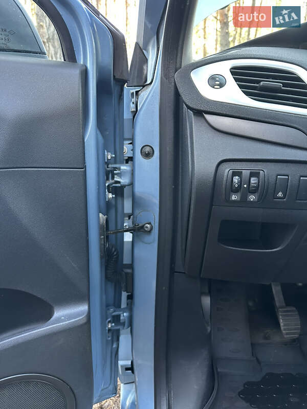 Минивэн Renault Scenic 2010 в Киеве