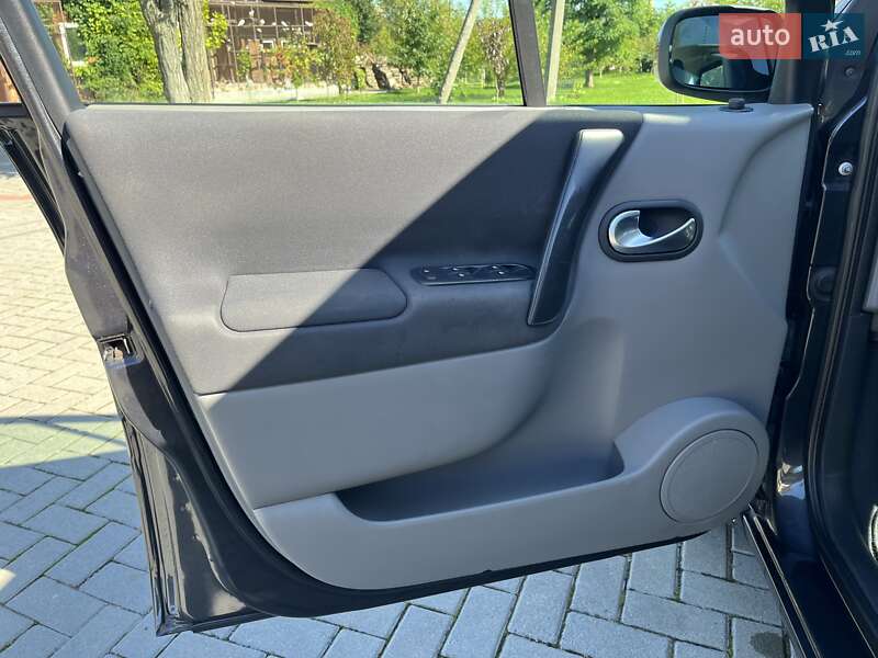 Минивэн Renault Scenic 2007 в Золочеве