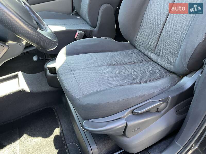 Минивэн Renault Scenic 2007 в Золочеве