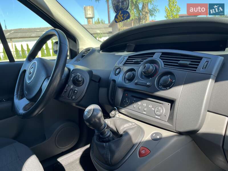 Минивэн Renault Scenic 2007 в Золочеве