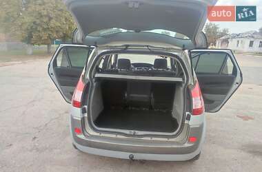 Минивэн Renault Scenic 2004 в 