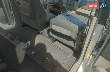 Минивэн Renault Scenic 2004 в 