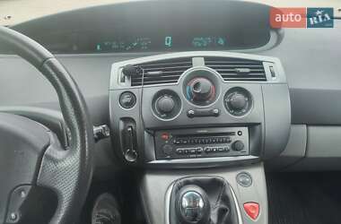 Минивэн Renault Scenic 2004 в 