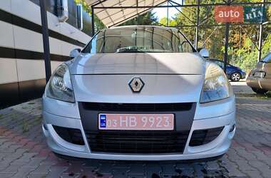Минивэн Renault Scenic 2011 в 