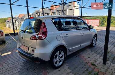 Минивэн Renault Scenic 2011 в 