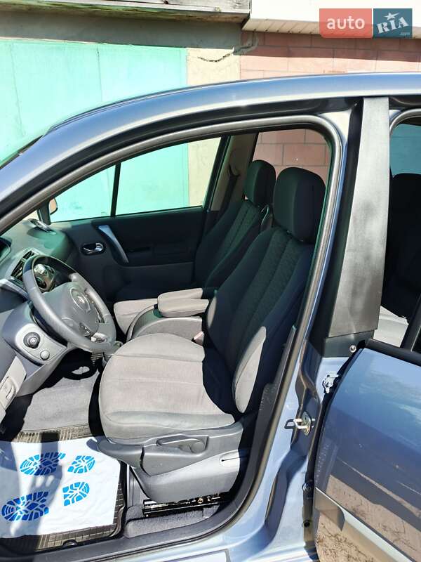 Минивэн Renault Scenic 2007 в Вараше