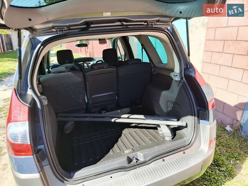 Минивэн Renault Scenic 2007 в Вараше