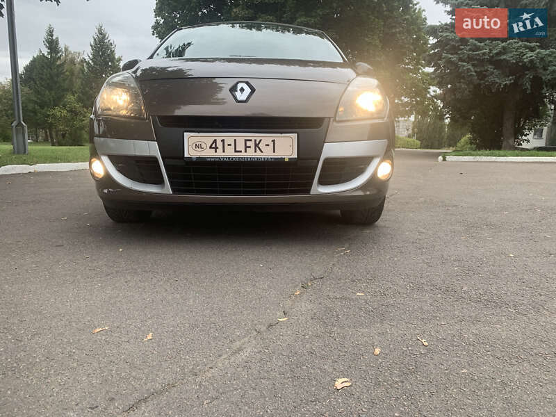 Минивэн Renault Scenic 2010 в Ровно