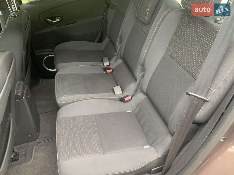 Минивэн Renault Scenic 2010 в Ровно