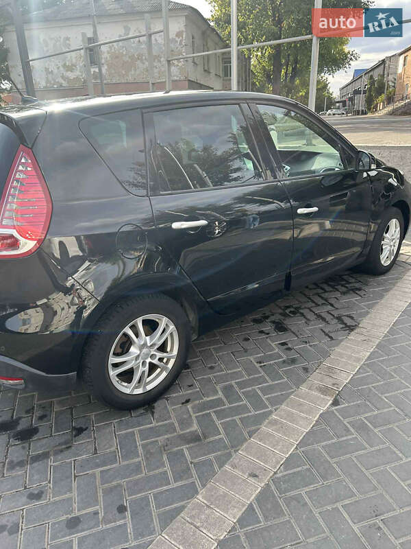 Минивэн Renault Scenic 2010 в Кропивницком