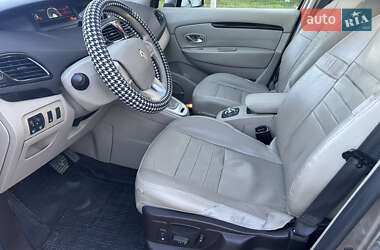 Минивэн Renault Scenic 2011 в 