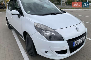 Минивэн Renault Scenic 2010 в 
