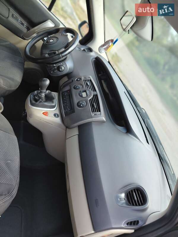 Минивэн Renault Scenic 2007 в Сквире