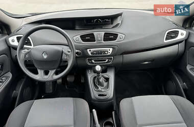 Минивэн Renault Scenic 2012 в 