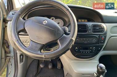 Минивэн Renault Scenic 2003 в 