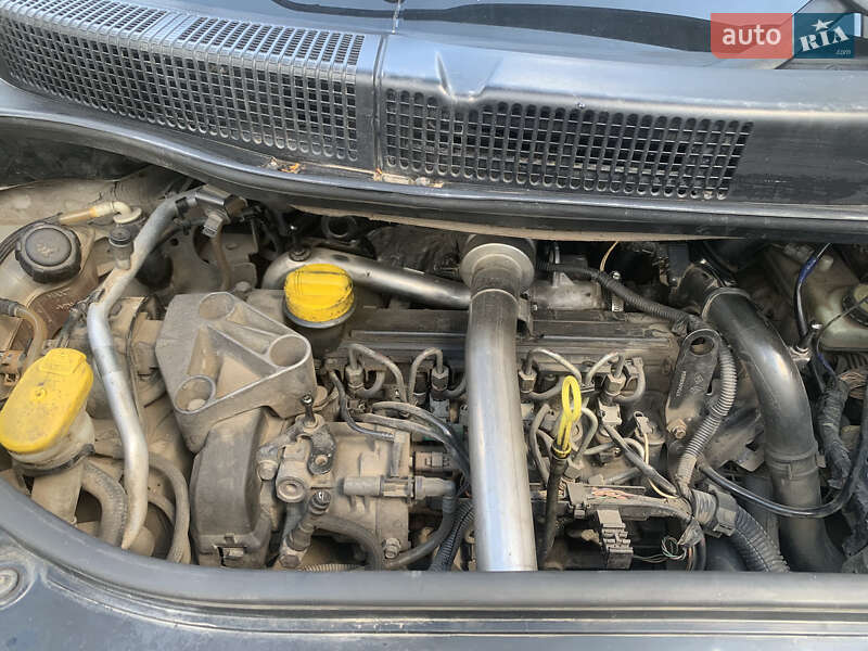 Мінівен Renault Scenic 2004 в Старокостянтинові