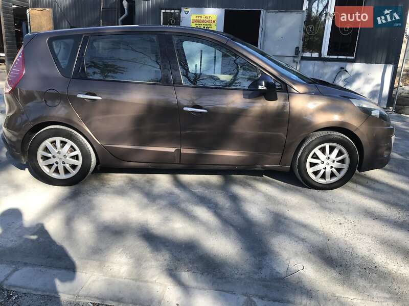 Минивэн Renault Scenic 2011 в Запорожье