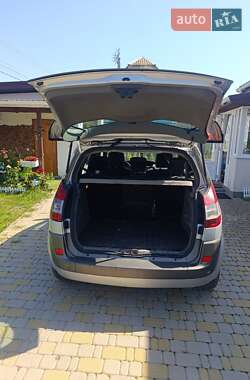 Минивэн Renault Scenic 2006 в 