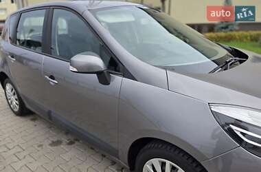 Минивэн Renault Scenic 2012 в 