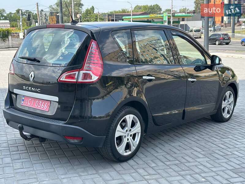 Минивэн Renault Scenic 2010 в 